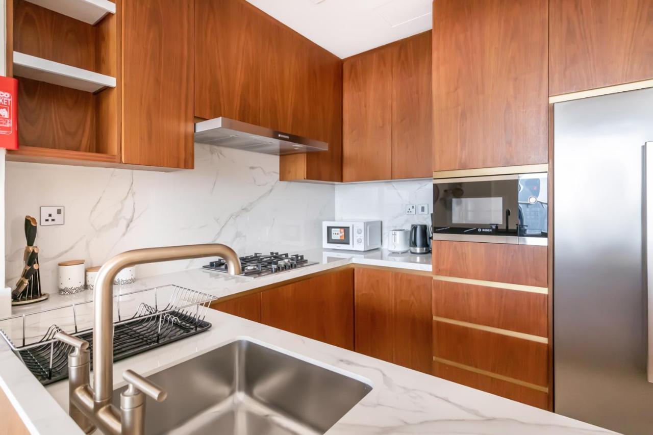 Fam Living - Rp Heights - 3 Mins Walk To Burj Khalifa & Dubai Mall Downtown Dubai Exteriör bild