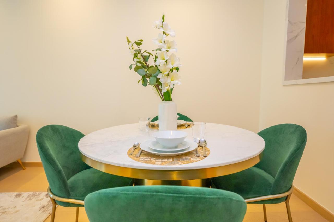 Fam Living - Rp Heights - 3 Mins Walk To Burj Khalifa & Dubai Mall Downtown Dubai Exteriör bild