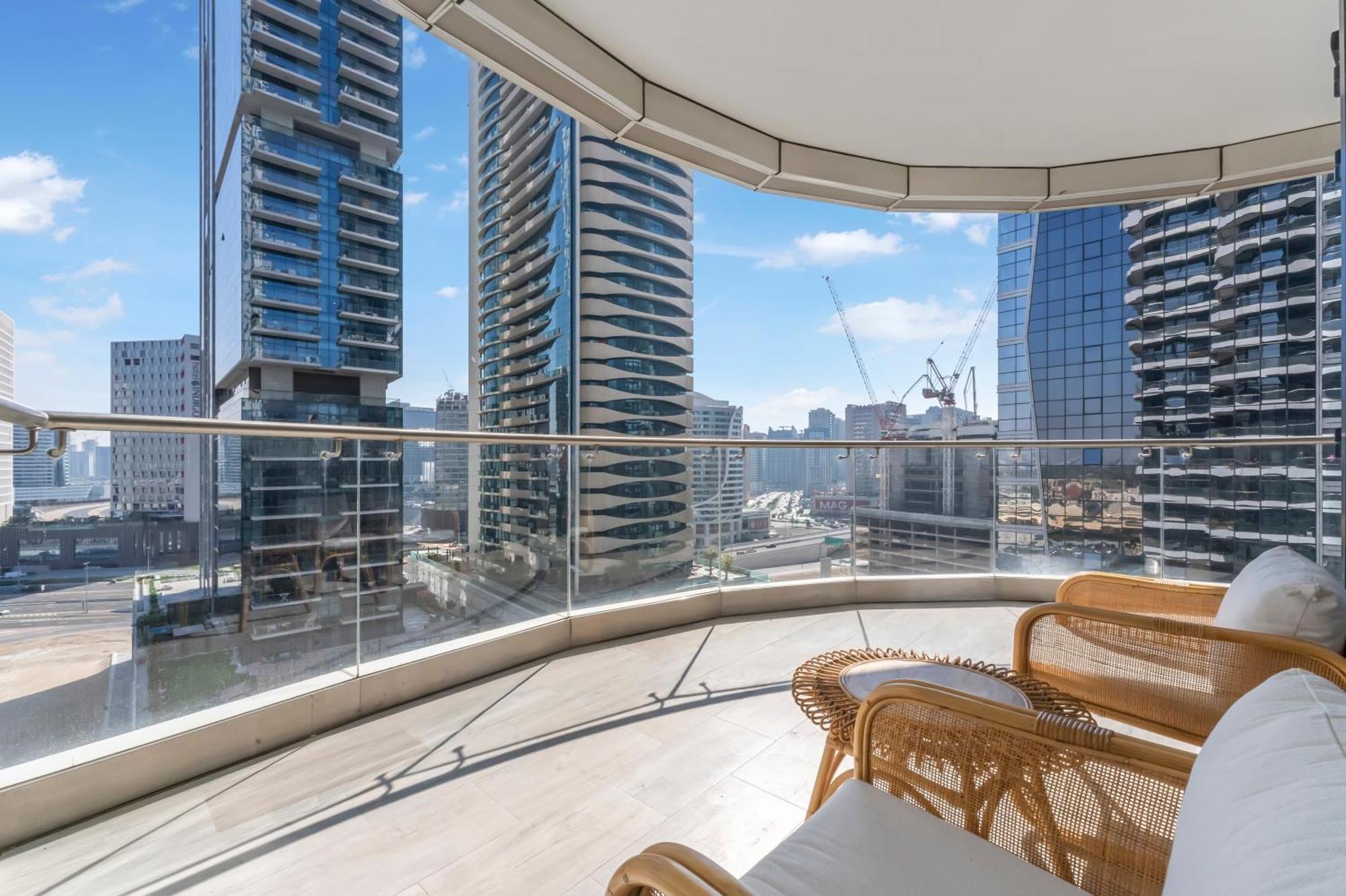 Fam Living - Rp Heights - 3 Mins Walk To Burj Khalifa & Dubai Mall Downtown Dubai Exteriör bild