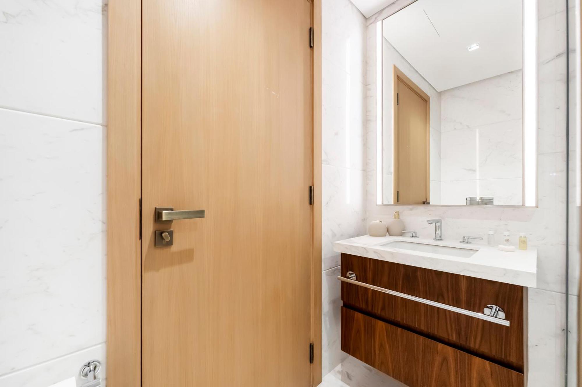 Fam Living - Rp Heights - 3 Mins Walk To Burj Khalifa & Dubai Mall Downtown Dubai Exteriör bild